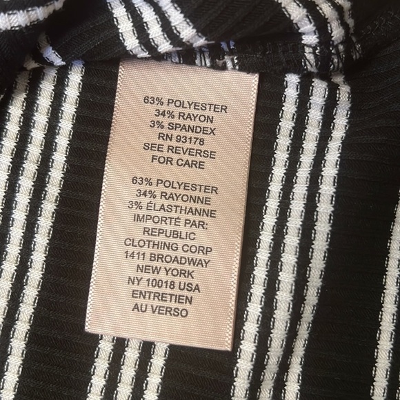 Philosophy Republic V Neck Striped Top Black and White Size Small NWT - Picture 9 of 10